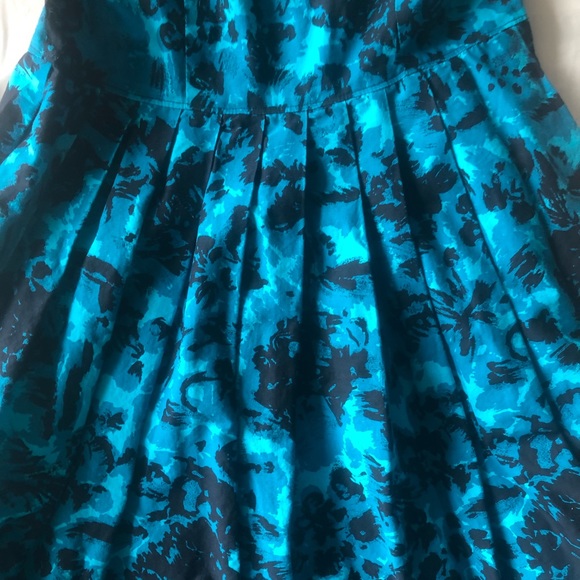 Vintage 1960s handmade black and blue pleated A line dress w/ adjustable sleeves - Picture 7 of 15